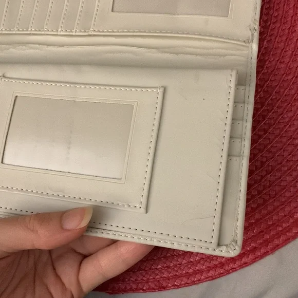 Off-White / Light Beige Genuine Leather Wallet - Picture 11 of 14